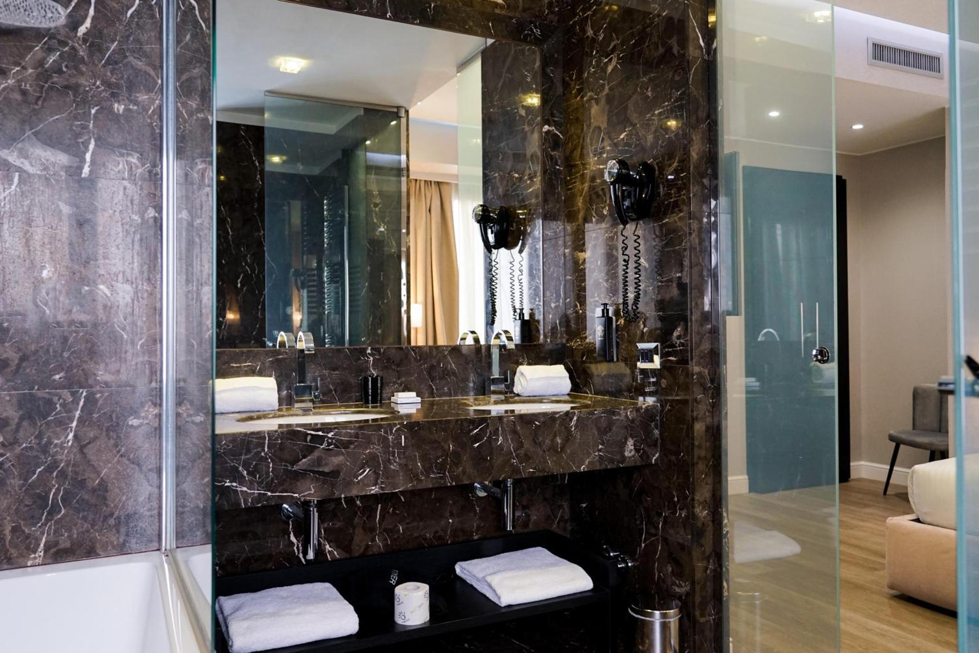 The Unique Hotel มิลาน ภายนอก รูปภาพ